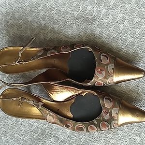 Gorgeous Vera Wang slingbacks